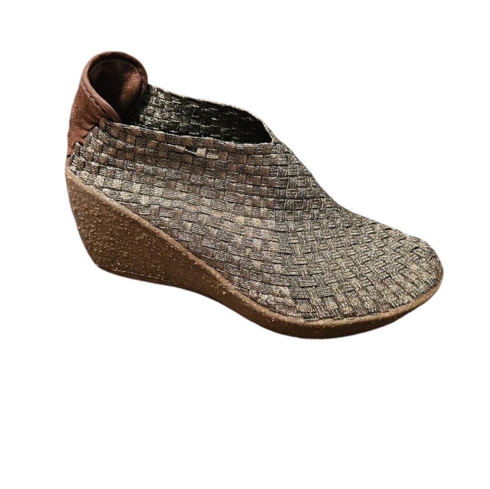 Bernie Mev Women's  Memory Foam Insoles Bronze Wedge Pump Shoes Size 38-7M